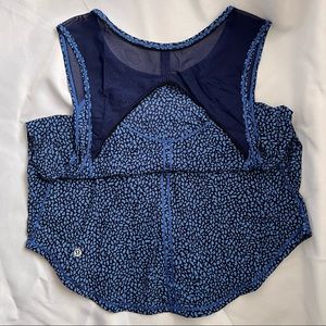 Lululemon workout top
